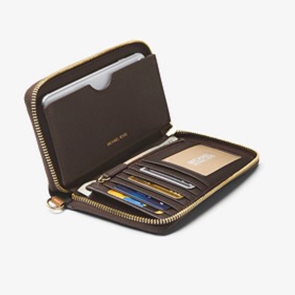 Michael Kors Logo Smartphone Wristlet